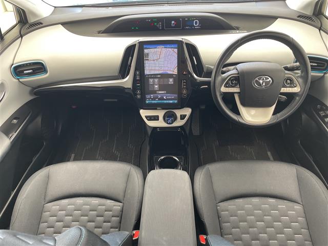 トヨタ プリウスPHV