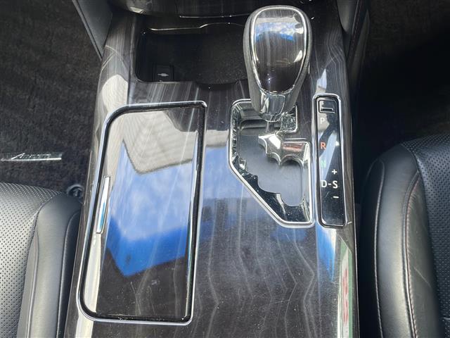 トヨタ クラウンハイブリッド