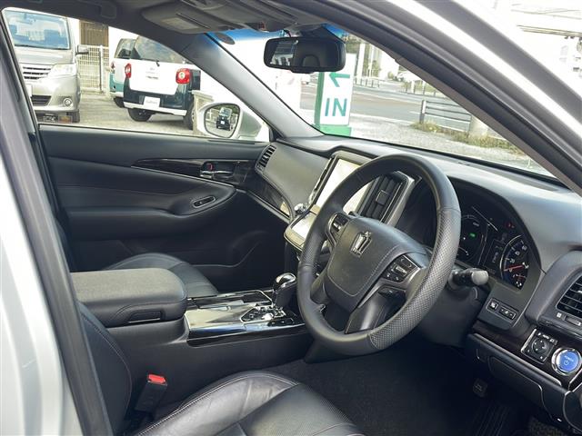 トヨタ クラウンハイブリッド