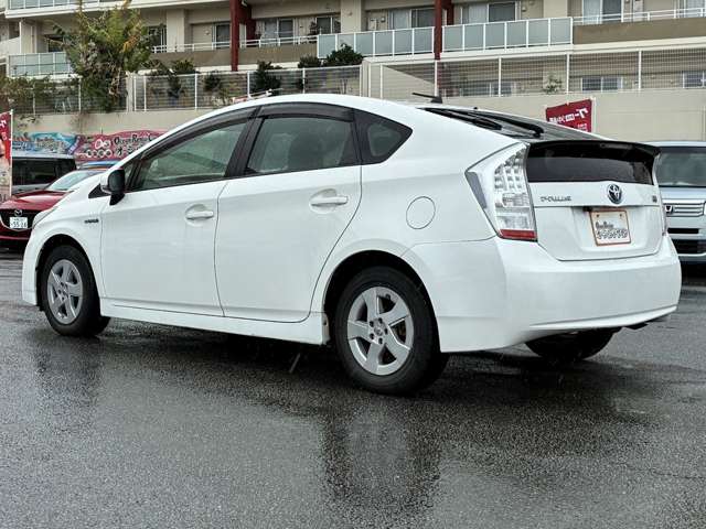 トヨタ プリウス