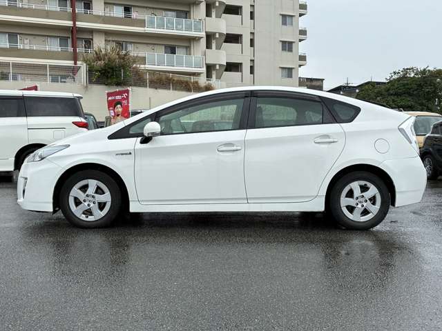 トヨタ プリウス