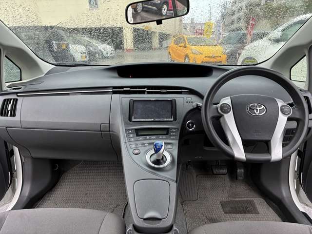 トヨタ プリウス