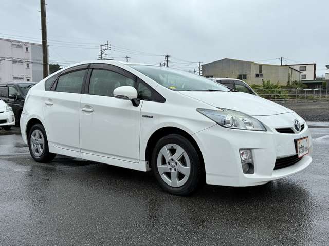 トヨタ プリウス