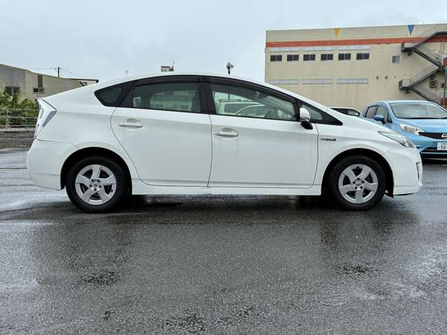 トヨタ プリウス