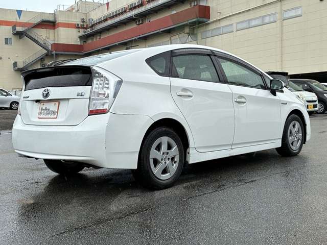 トヨタ プリウス
