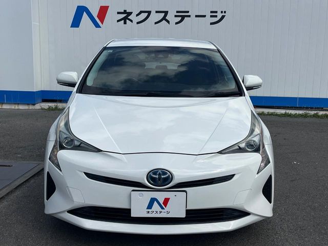 トヨタ プリウス
