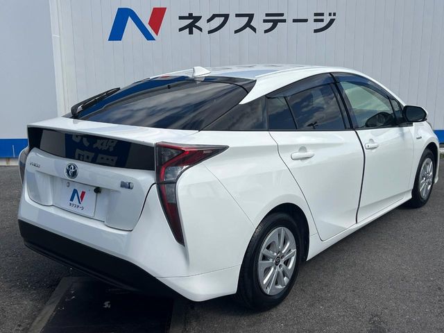 トヨタ プリウス