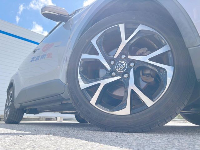 トヨタ C-HR