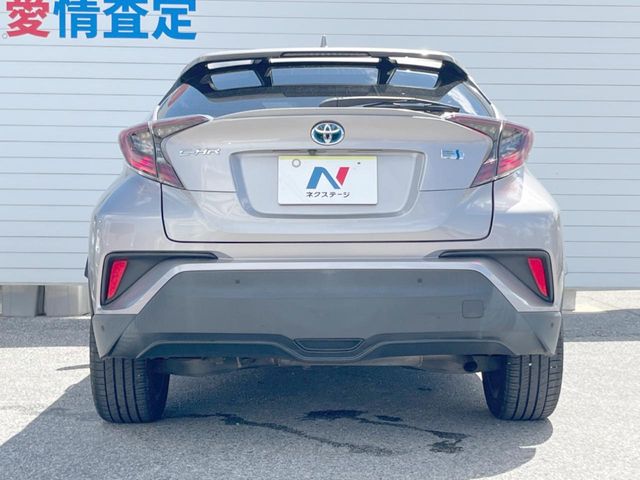 トヨタ C-HR