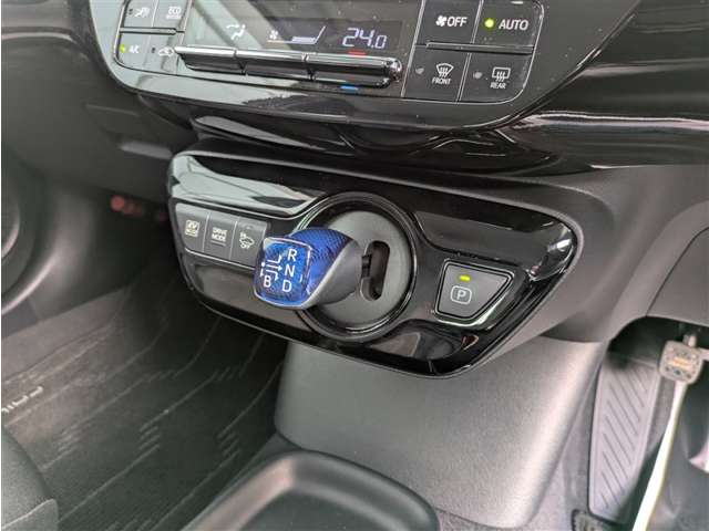 トヨタ プリウス