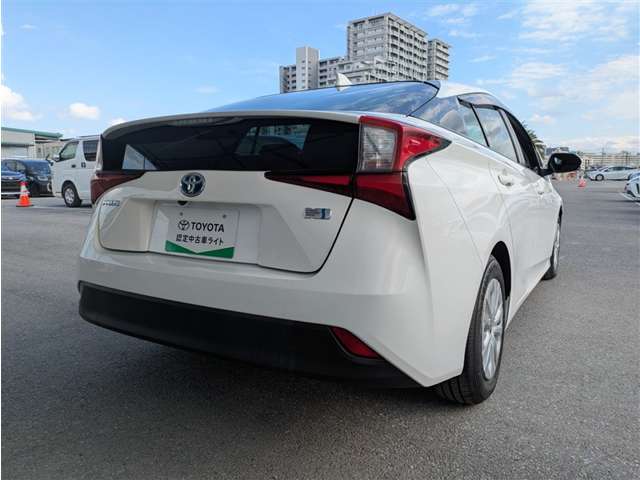 トヨタ プリウス