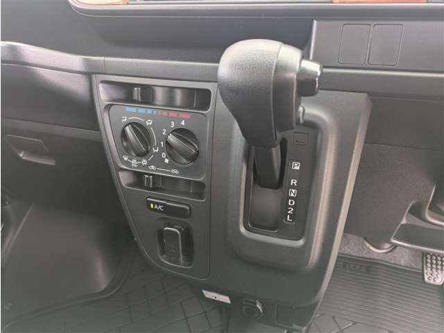 ダイハツ ハイゼットカーゴ