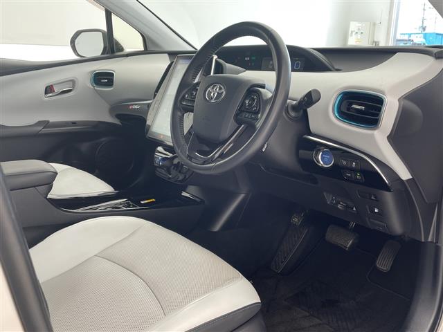 トヨタ プリウス