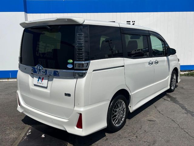 トヨタ ヴォクシー