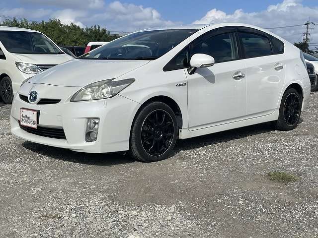 トヨタ プリウス