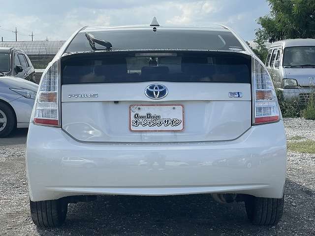 トヨタ プリウス