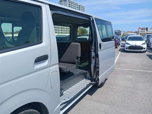 トヨタ ハイエースバン
