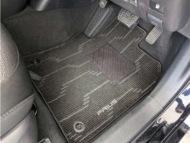 トヨタ プリウス