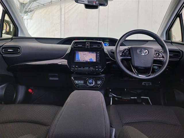 トヨタ プリウス