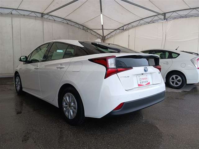 トヨタ プリウス