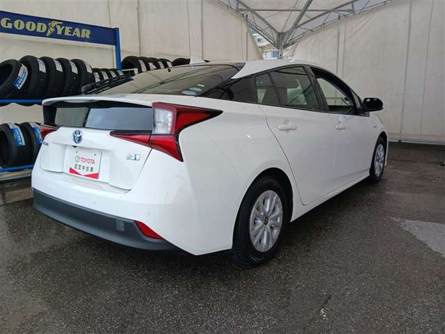 トヨタ プリウス