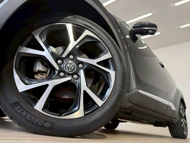 トヨタ C-HR
