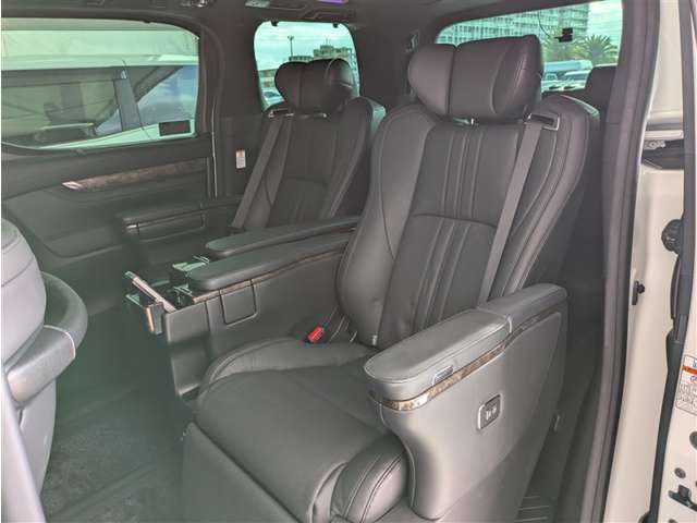 トヨタ ヴェルファイア