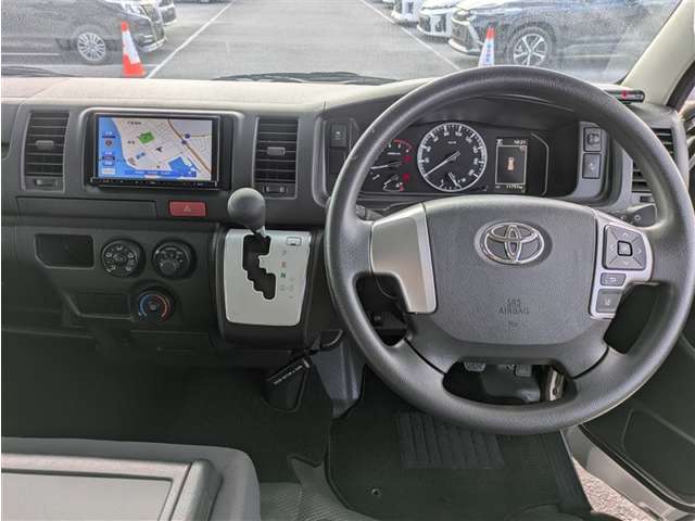 トヨタ ハイエースバン