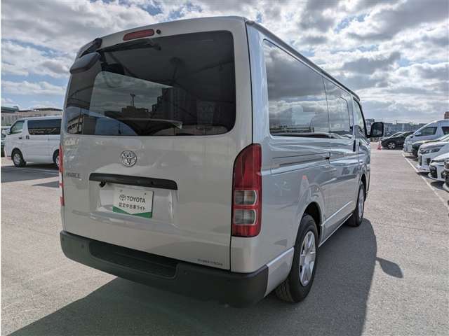 トヨタ ハイエースバン