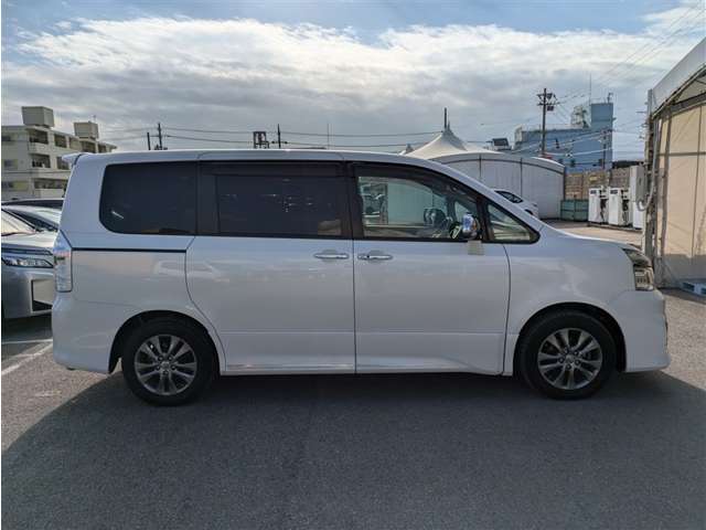 トヨタ ヴォクシー