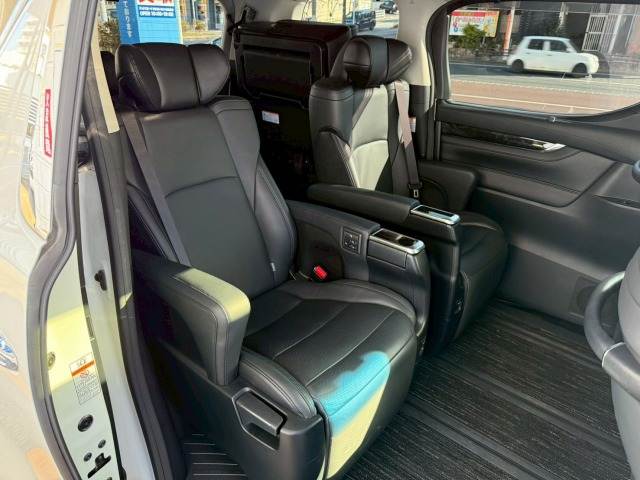 トヨタ ヴェルファイア