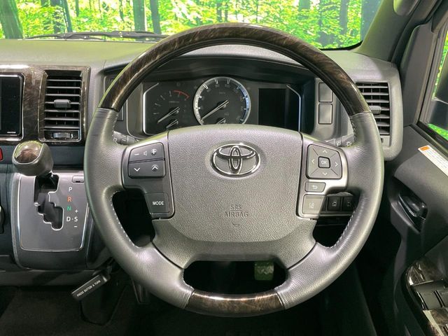 トヨタ ハイエースバン