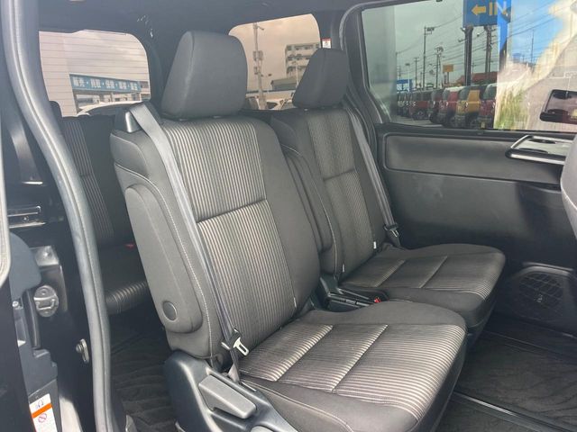トヨタ ヴォクシー