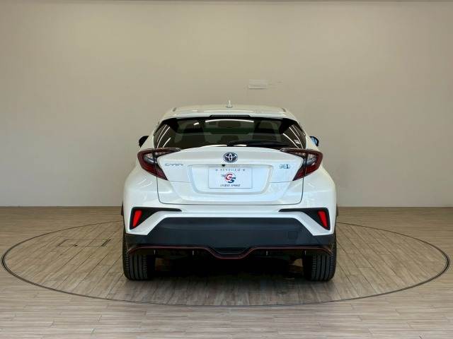 トヨタ C-HR