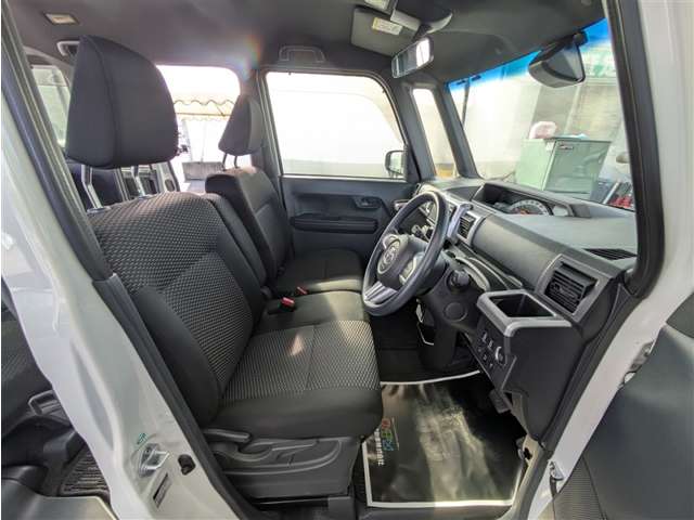 トヨタ ピクシスメガ