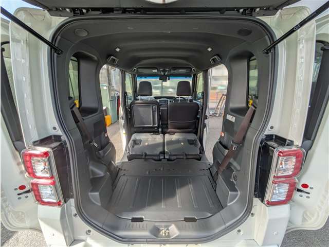 トヨタ ピクシスメガ