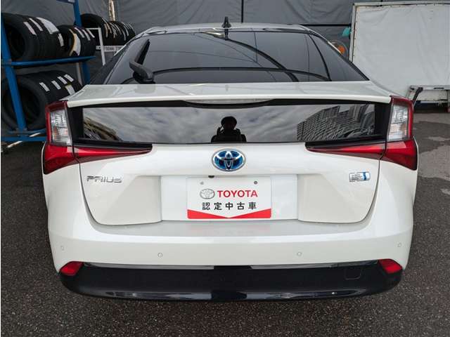 トヨタ プリウス
