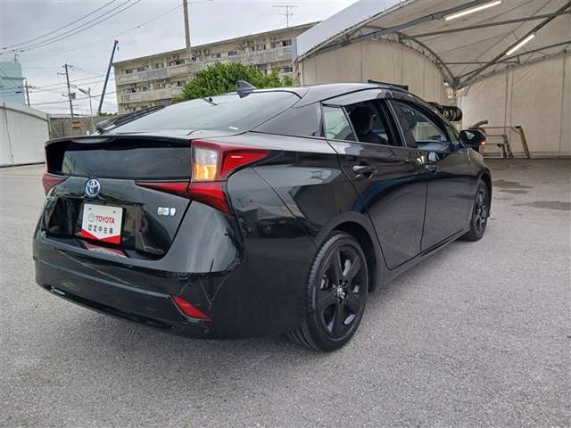 トヨタ プリウス