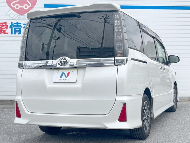 トヨタ ヴォクシー