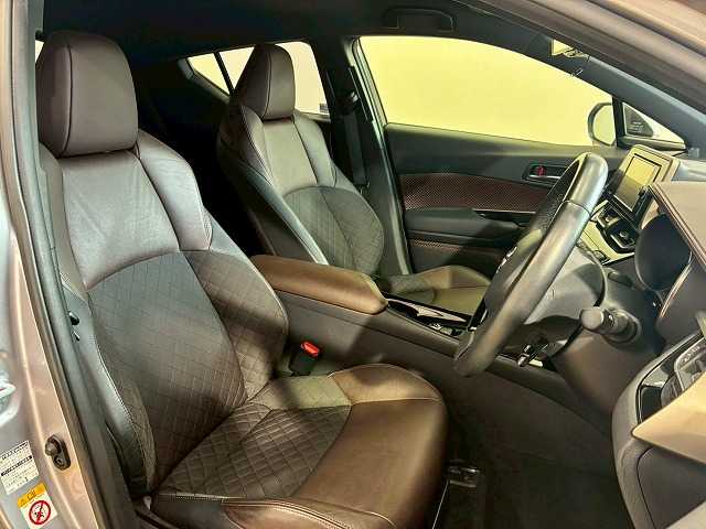 トヨタ C-HR