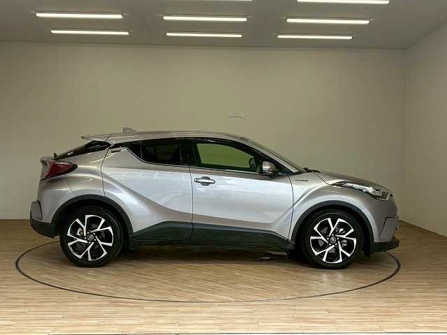 トヨタ C-HR