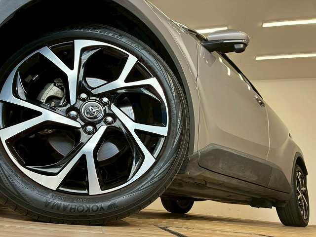 トヨタ C-HR