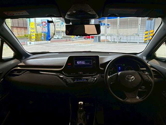 トヨタ C-HR