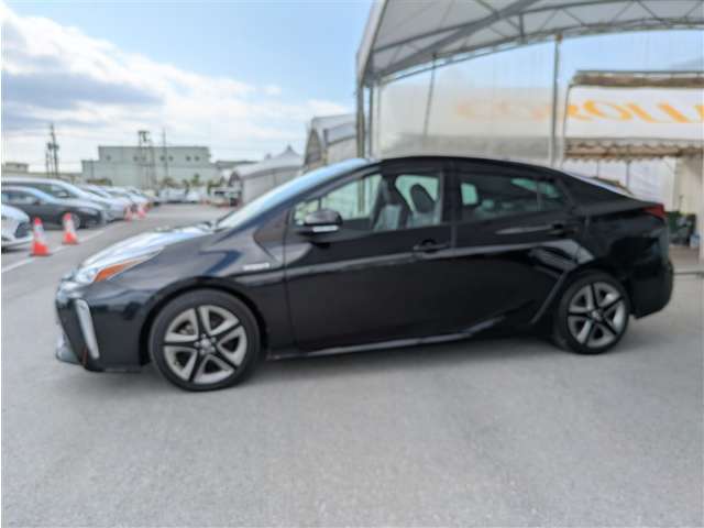 トヨタ プリウス