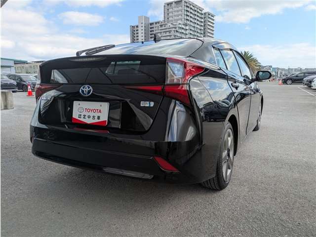 トヨタ プリウス