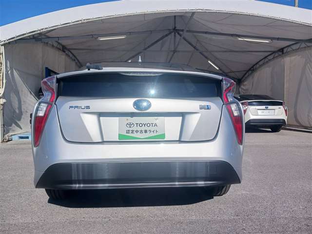 トヨタ プリウス