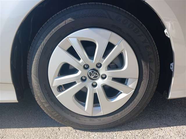 トヨタ プリウス