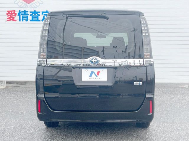 トヨタ ヴォクシー
