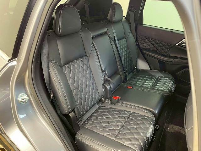 三菱 アウトランダー