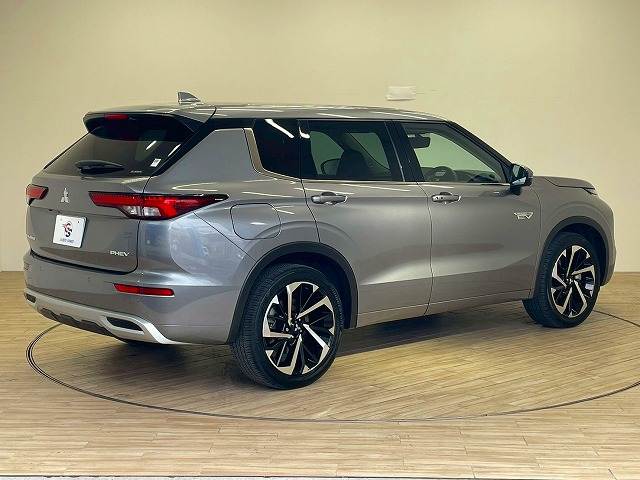 三菱 アウトランダー